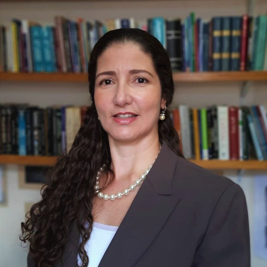 Rúbia Carneiro Neves — Fundadora do Instituto FinReg